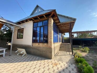 дом с цокольным этажом и гаражом: Дом, 90 м², 3 комнаты, Собственник, Евроремонт — 1