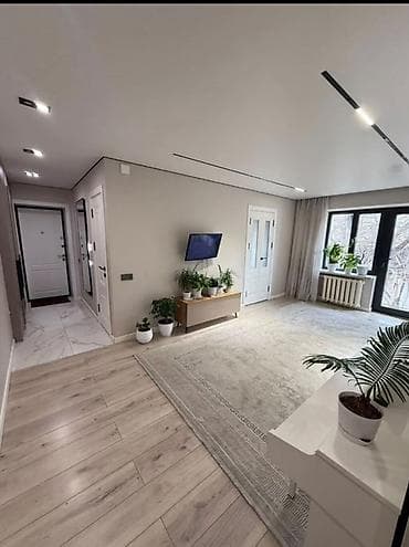 70: 3 комнаты, 54 м², Золотой квадрат Индивидуалка, 2 этаж, Дизайнерский ремонт — 1