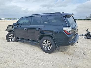 Toyota 4Runner: 2020 г., 4 л, Автомат, Бензин — 5