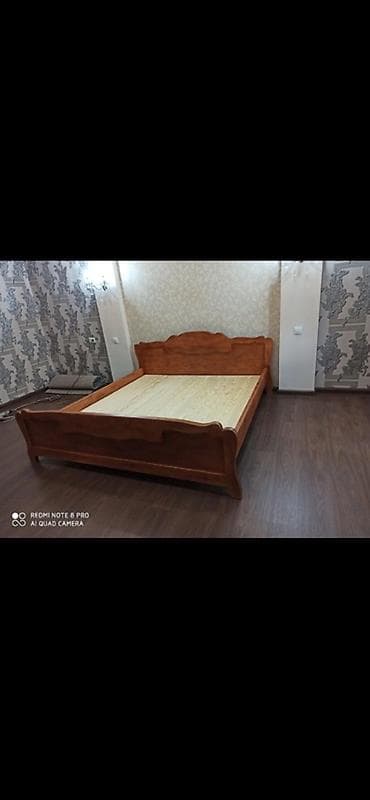 Кровать двуспальная из массива дерева. - Материал: натуральное дерево