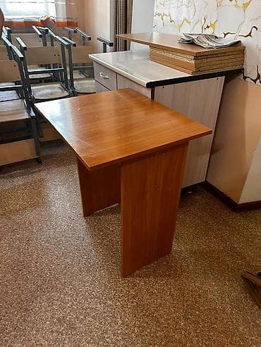 Продаю комплект - школьные парты и стулья. В хорошем состоянии, 80 at lalafo.kg Продаю комплект - школьные парты и стулья. В хорошем состоянии, 80