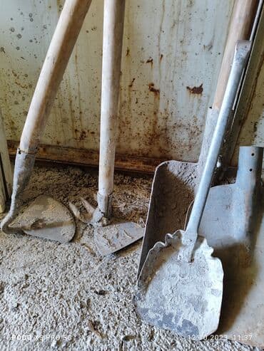 бур садовой: Лопаты по 500 сом, тяпки по 500 сом, совок-150 сом — 2