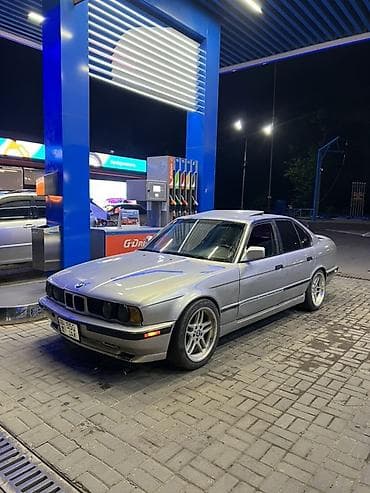 jaguar s type: BMW 5 series: 1991 г., 2.6 л, Механика, Бензин, Седан — 2