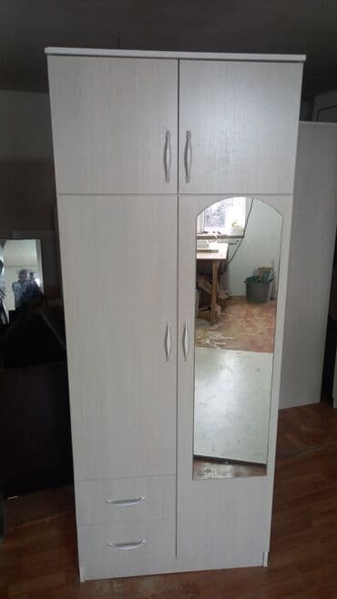 Шкаф для вещей российский ломинат.можна и на заказ тоже делаю