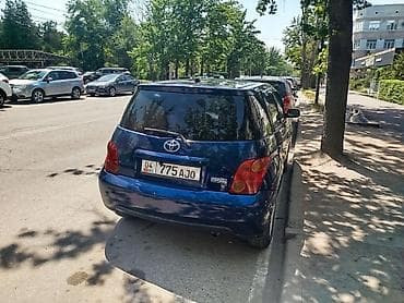 bcd com: Toyota Ist: 2002 г., Автомат, Бензин, Хэтчбэк — 5