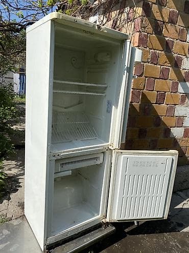 Техника и электроника: Двухкамерный холодильник с нижней морозильной камерой Основные — 4