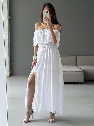 открытые плечи: Элегантное желтое макси-платье с открытыми плечами, идеально — 1