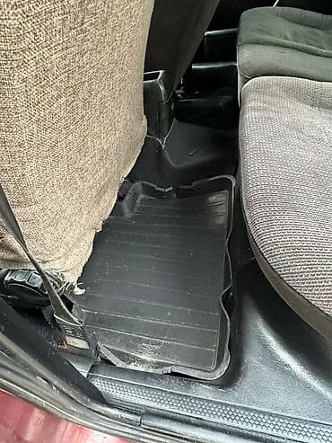 Унаа сатуу: Volkswagen Vento: 1993 г., 1.8 л, Кол менен иштөөчү, Бензин, Седан — 10