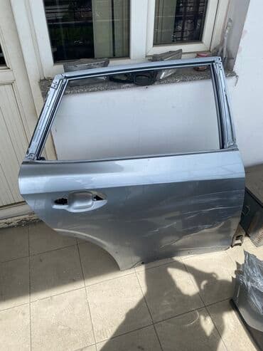 купить золотистого ретривера: Задняя правая Subaru, Б/у, Оригинал — 1