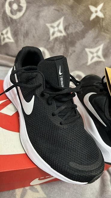 nike teech: Nike кроссовки для бега/повседневной носки Модель: FB Размер по — 5