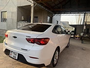 Chevrolet Onix: 2020 г., 0.1 л, Автомат, Бензин, Седан