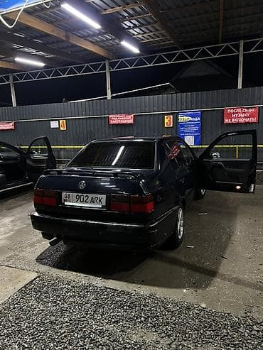 Volkswagen: Volkswagen Vento: 1994 г., 1.8 л, Механика, Бензин, Седан — 3