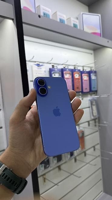 13 iphone: IPhone 16синий цвет - Экран 6.1", OLED Super Retina XDR с Dynamic — 1