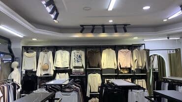 сдаю дом долгосрочное без хозяина: Сдается центральная часть бутика ! 📍 ТЦ Beta Stores (Чуй × Исанова) — 1