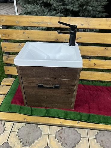 Отургучтар, табуреттер: Ванна үчүн тумба, Жаңы, Раковина менен, Жыгач — 2