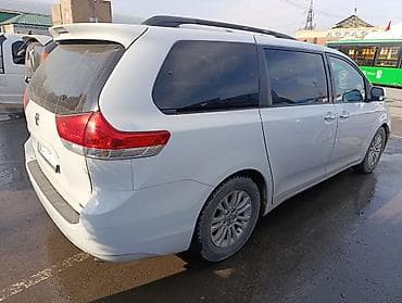 Унаа сатуу: Toyota Sienna: 2011 г., 3.5 л, Автомат, Бензин, Вэн/Минивэн — 4