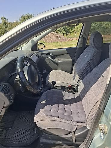 Ford Focus: 2004 г., Механика, Бензин, Хэтчбэк — 8