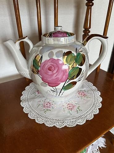 продаю фарфор: Трактирные чайники гиганты фарфорового завода Дулево "Роза". Объем — 1