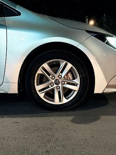 королев: Toyota Corolla: 2020 г., 1.8 л, Вариатор, Гибрид, Седан — 6