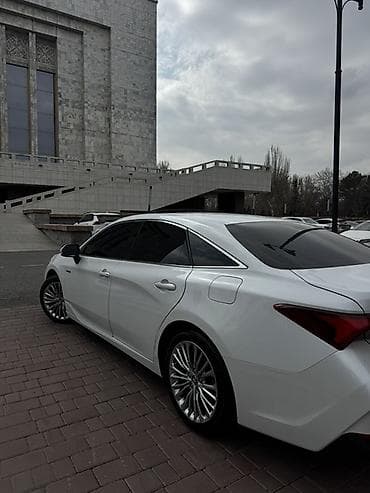 tayota yris: Toyota Avalon: 2019 г., 2.5 л, Гибрид, Седан — 4