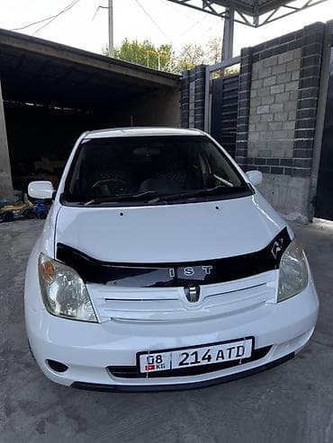 Toyota Ist: 2003 г., 1.3 л, Автомат, Бензин, Хэтчбэк