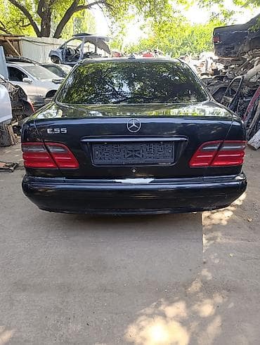 Автозапчасти: Mercedes-Benz E55 AMG (W210), черный седан. машина на разборе на — 2