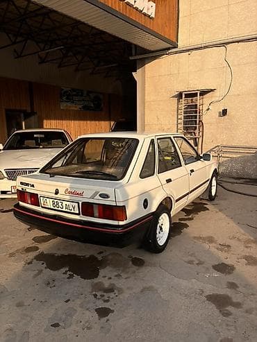 авто б: Ford Escort: 1988 г., 1.4 л, Ручные, Бензин, Хэтчбэк — 4