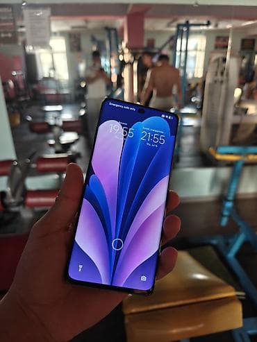 Xiaomi, 13 Pro, Б/у, 256 ГБ, цвет - Черный, 2 SIM — 3