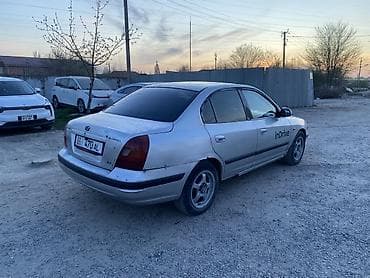 Hyundai Elantra: 2004 г., Бензин, Седан — 4