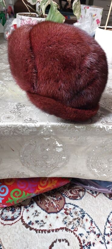 норковая косынка: Красивая бордового цвета норковая шапка,состояние отличное,нигде не — 3
