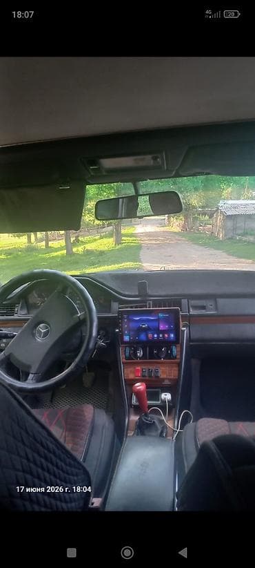 step 2: Mercedes-Benz W124: 1990 г., 2 л, Механика, Бензин, Седан — 4