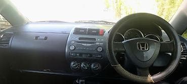 фит рестайлинг: Honda Fit: 2002 г., 1.3 л, Вариатор, Бензин, Хэтчбэк — 6
