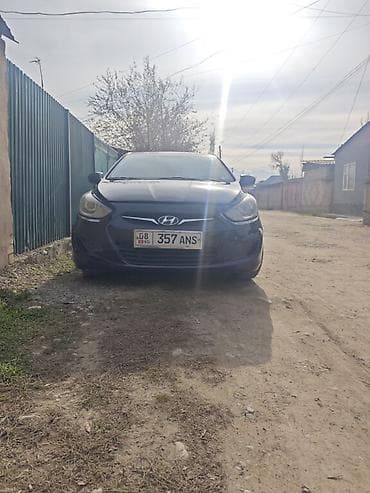 Hyundai Solaris: 2012 г., 1.6 л, Механика, Газ, Седан