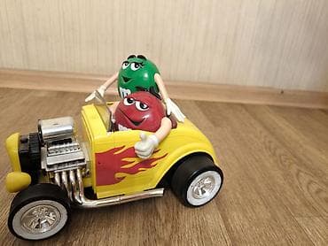 мерч: Игрушка M&M’s Hot Rod — коллекционная фигурка-машинка - Яркий — 2