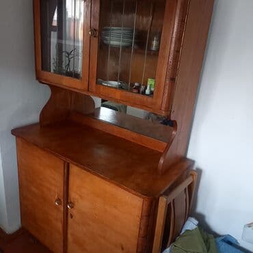ак 511: Продается в г.Ош: шкаф-сервант цена 1600 Буфет СССР- 1200с — 2