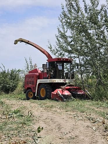 etari et 700: Кормоуборочный комбайн для силоса Mengbaihe (надпись на борту — 2