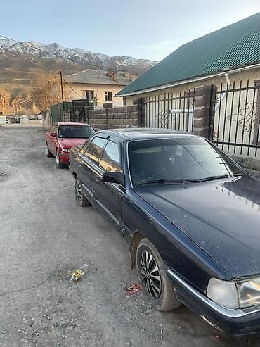 Audi 100: 1988 г., 2.2 л, Ручные, Бензин, Седан