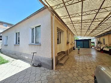 дордой дома: Продаю Большой Кирпичный Дом Территория квадратной формы. Во дворе — 6
