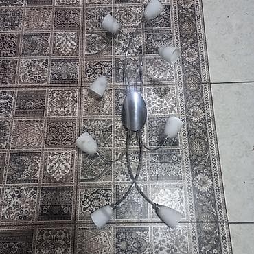 Продаю люстру в стиле хайтек,в отличном состоянии.Торг есть