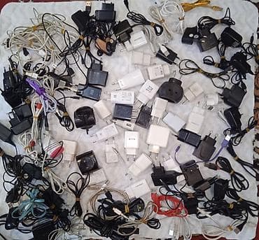 samsung buds plus: Продаю разное электроника и аксессуаров. Состав: - Проводные — 5