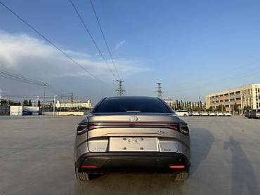 дордой 2 пикарная: Toyota bZ3: 2023 г., Электромобиль, Седан — 7