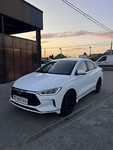 byd han ev: BYD E3: 2020 г., Робот, Электромобиль, Седан — 1