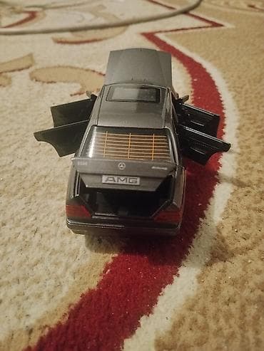 шкатулки нарды: Коллекционная модель автомобиля Mercedes-Benz E-Класс W124 AMG (E500) — 7
