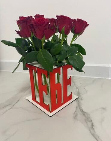 искусственные цветы бишкек: Подарочная ваза с колбами Надписи: Тебе/ Маме • Деревянная подставка — 7