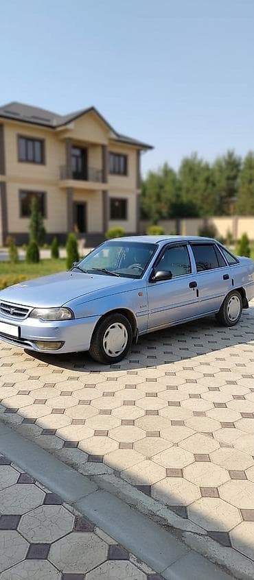 Daewoo Nexia: 2010 г., Механика, Бензин, Седан