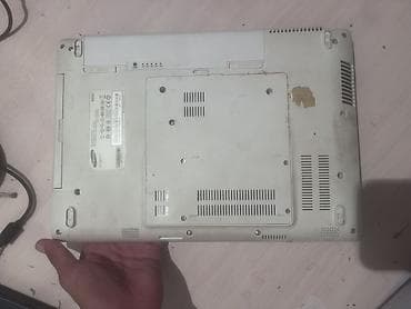 dekko plus: Ноутбук Samsung (серия R) с диагональю . Цвет крышки — белый с — 3