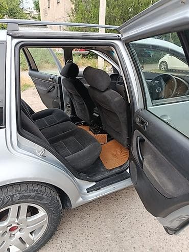 devo lasetti: Volkswagen Golf V: 2000 г., 2 л, Автомат, Бензин, Универсал — 6