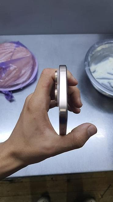 с мыкан: IPhone 16 Pro, Б/у, 256 ГБ, Золотой, Чехол, 88 % — 3