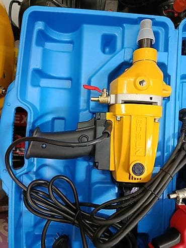 электро бур: Алмазная дрель (бур) по бетону с водяным охлаждением в кейсе. - — 1