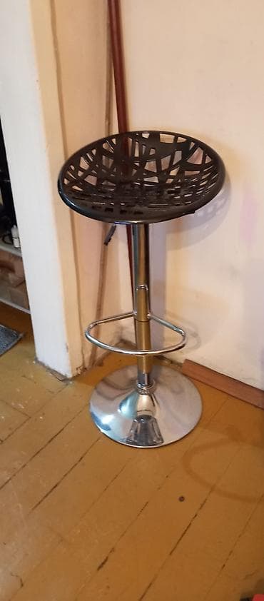 Офисная мебель: Барный стул, Б/у, Пластик — 1
